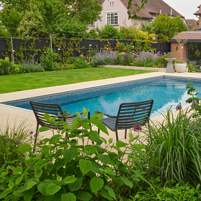 Wimbledon Large Garden With Swimming Pool