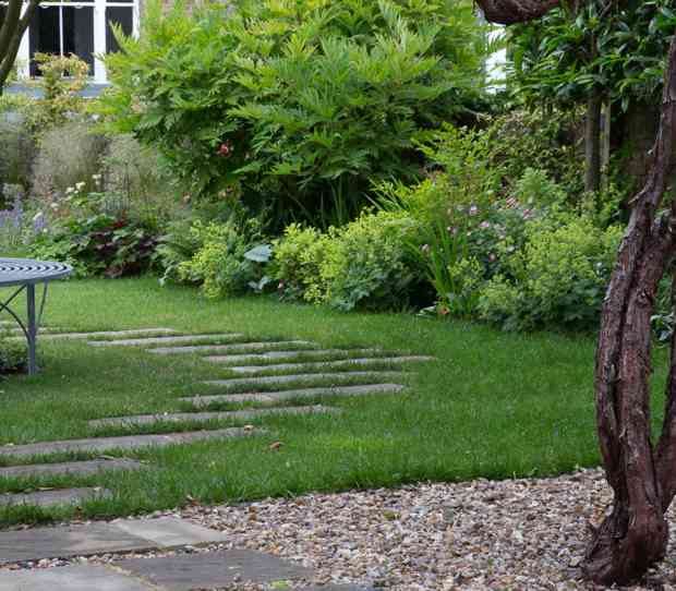 Traditional Back Garden, Richmond - thumbnail