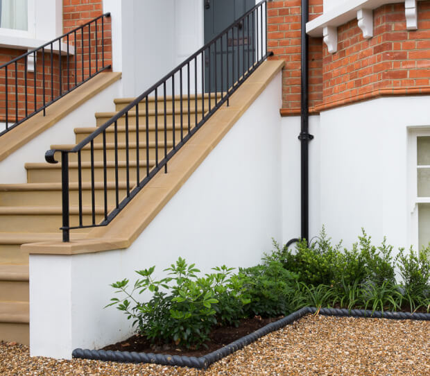 Large Wimbledon Front Garden - thumbnail