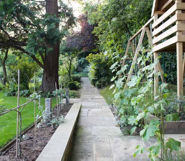 Wimbledon Traditional Garden - thumbnail