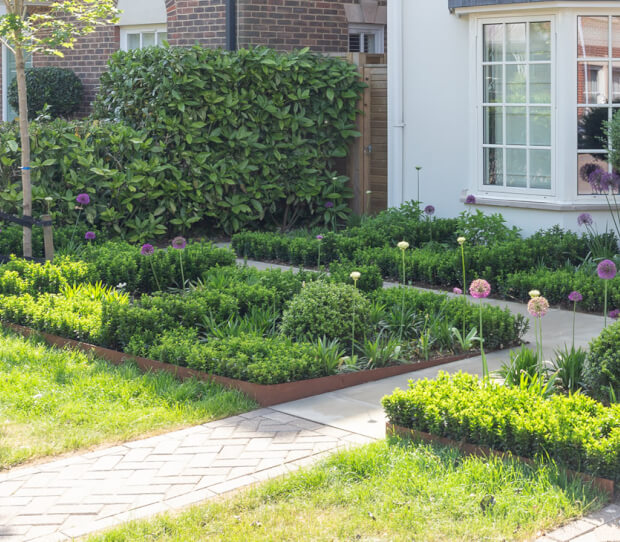 London Ditton Front Garden 1 - thumbnail