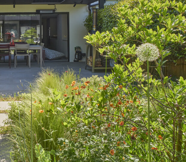 Wimbledon Small Garden With Garden Room 1 - thumbnail