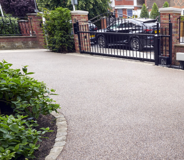 Putney Front Drive and Garden 4 - thumbnail